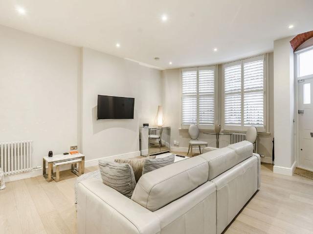 Apartment for rent in South Kensington, Greater London