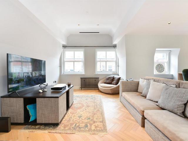 House for rent in South Kensington, Greater London