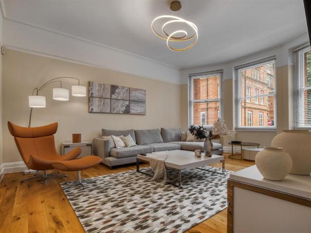 Apartment for rent in South Kensington, Isle Of Man