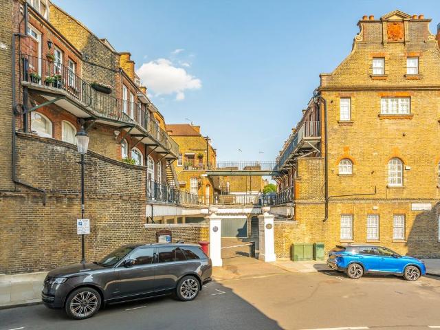 Apartment for rent in South Kensington, Greater London