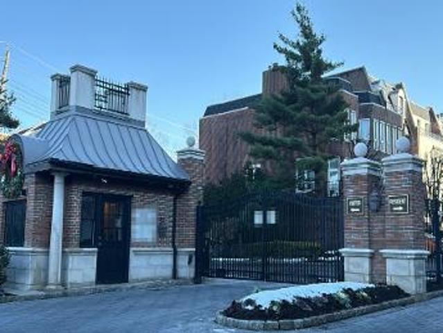 Condo for sale in Fort Lee, New Jersey