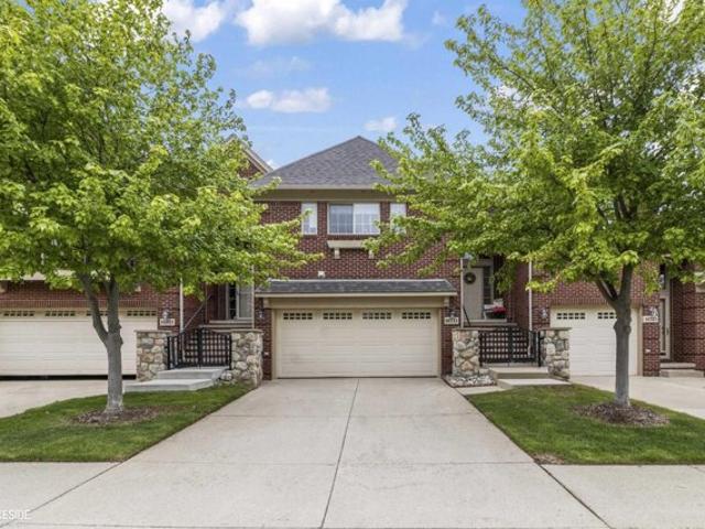 Condo for sale in Macomb
