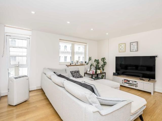 Apartment for rent in Kensal Town, Bayswater