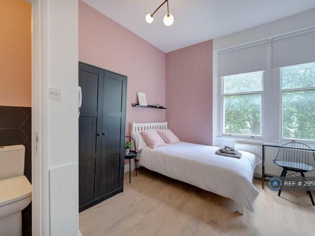 House for rent in Kensal Town, Bayswater