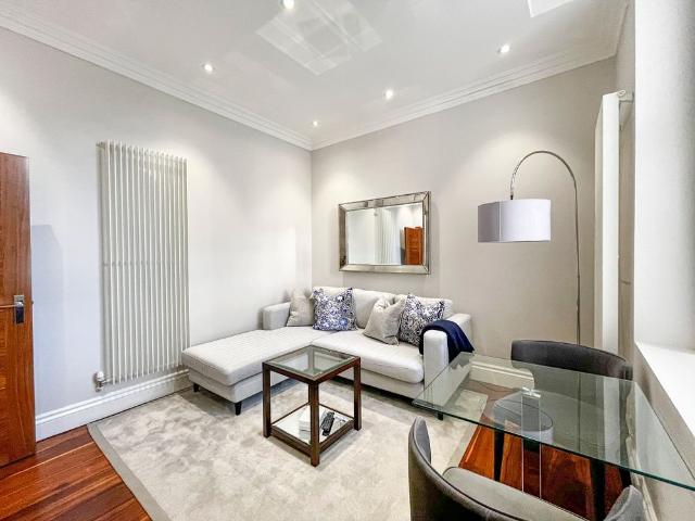 Apartment for rent in Bayswater, Greater London