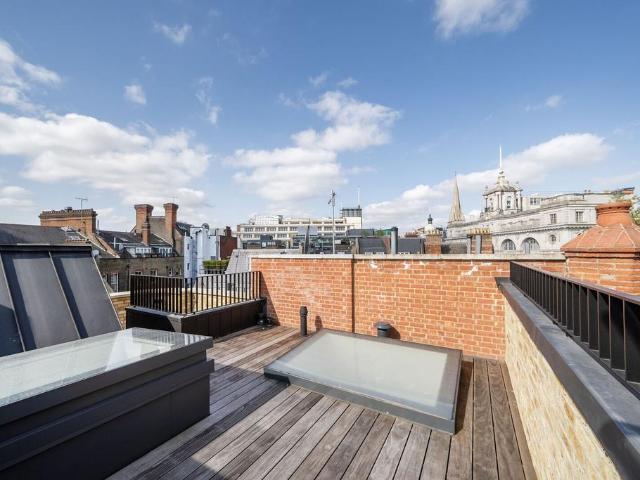 Apartment for rent in South Kensington, Greater London