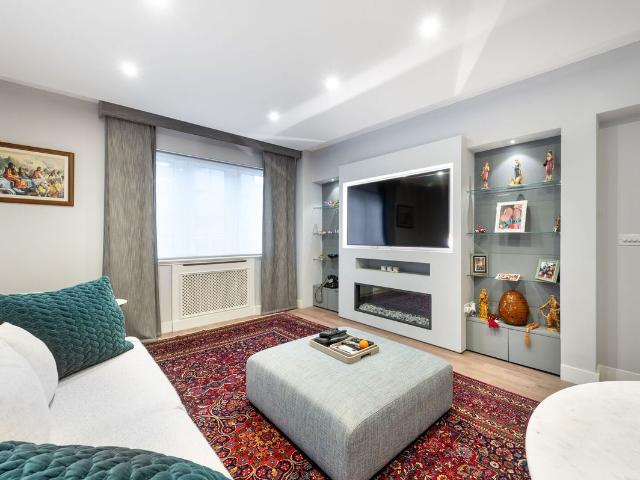 Apartment for rent in Kensington, Greater London