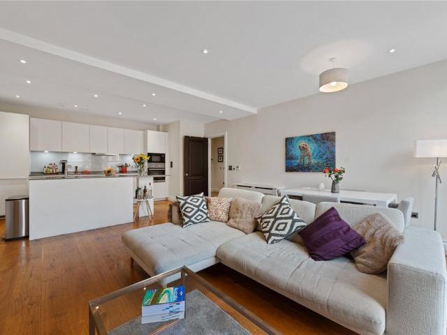 Apartment for rent in Kensington, Greater London