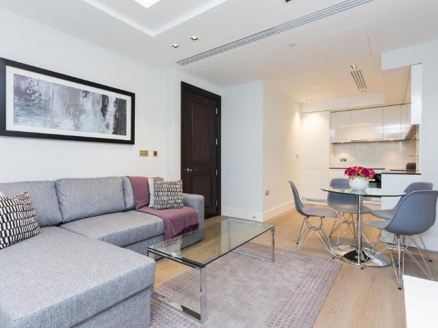 Apartment for rent in West Kensington, Greater London