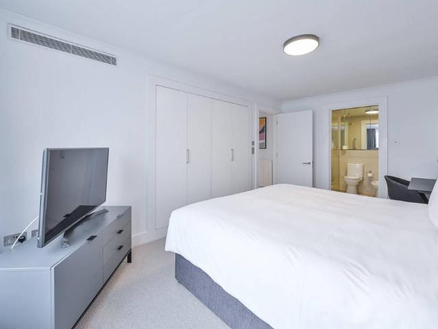 Apartment for rent in Kensington, Greater London