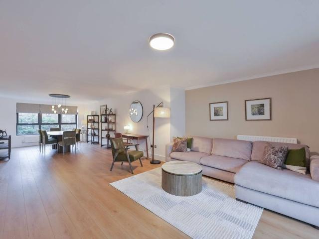 Apartment for rent in Kensington, Greater London