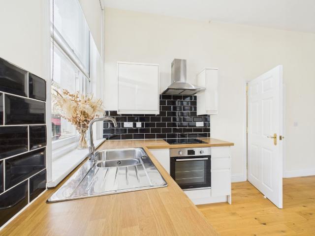 House for rent in Stroud, School House