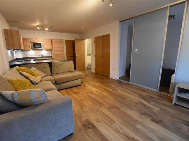 House for rent in Parkwest Apartments, Greater London