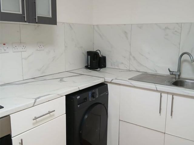 Apartment for rent in Kensington, Calderstones