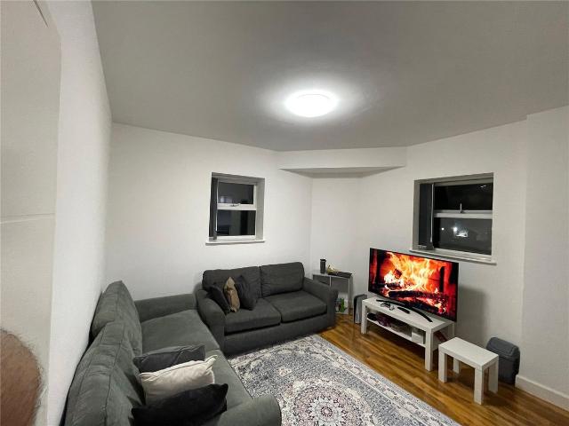 Apartment for rent in Kensington, Calderstones