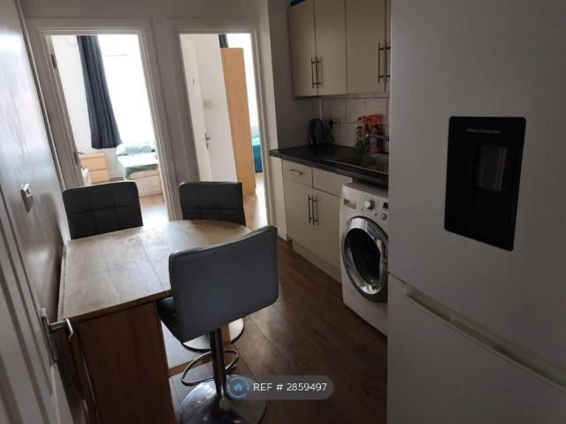 Apartment for rent in Kensington, Calderstones