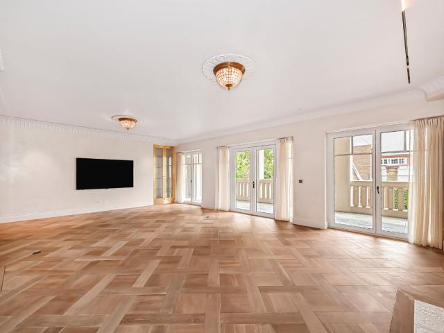 Apartment for rent in Kensington, Greater London