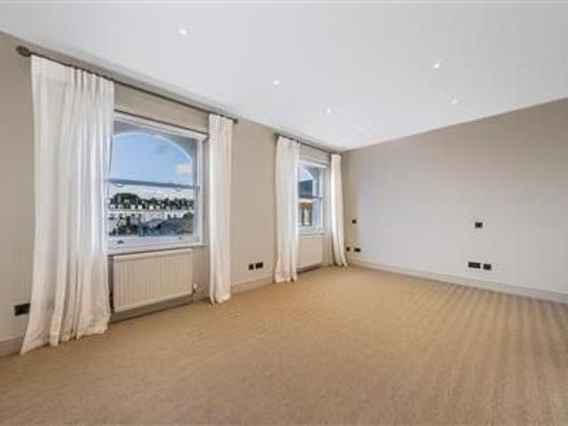 House for rent in Royal Borough of Kensington and Chelsea, Greater London