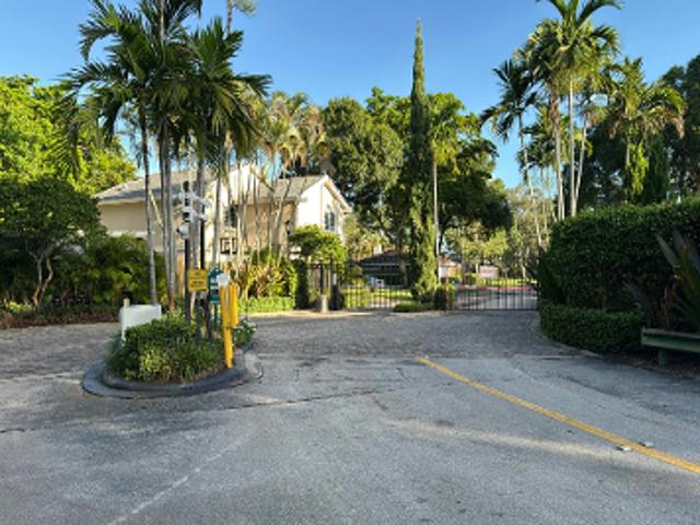 Condo for sale in Playland Estates, Hollywood