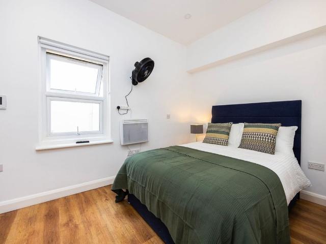 Studio for rent in Earl's Court, Greater London