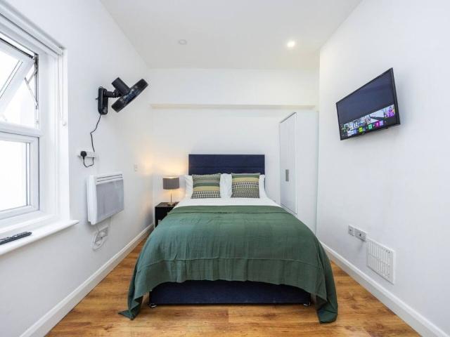 Studio for rent in Earl's Court, Greater London