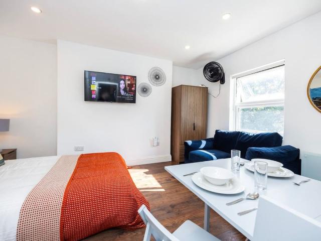 Studio for rent in Earl's Court, Greater London
