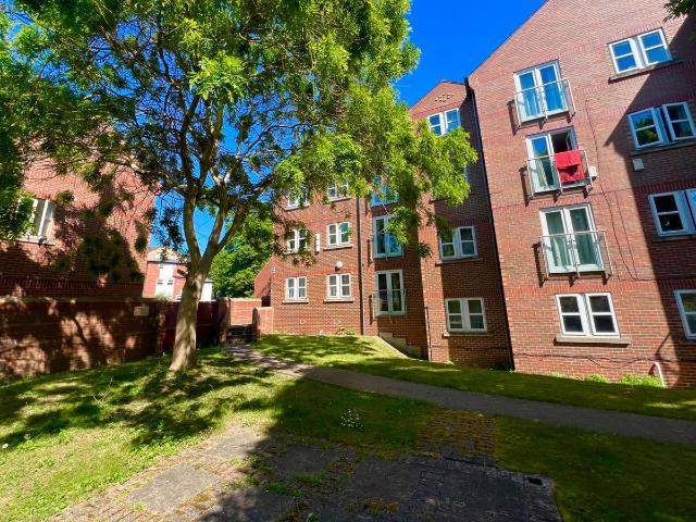 Apartment for rent in Hyde Park, West Yorkshire