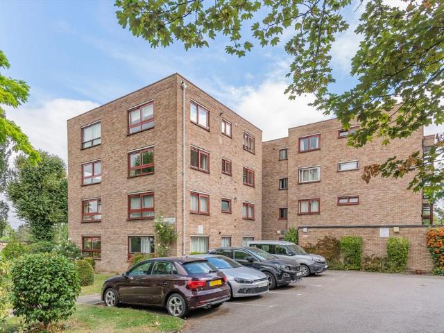 House for rent in London Borough of Ealing, Perivale