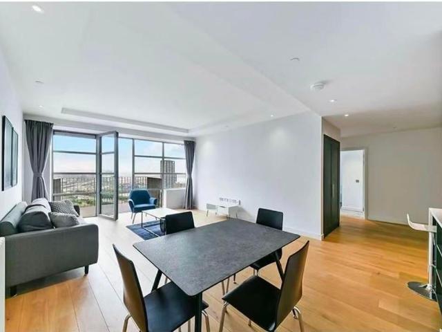 Apartment for rent in London City Island, Blackwall