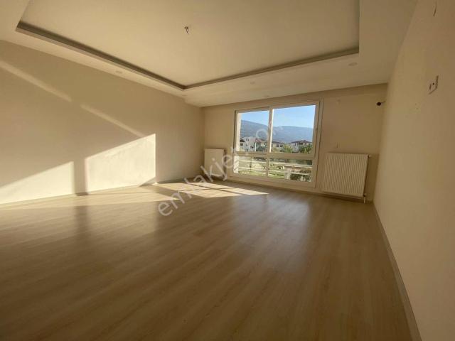 Tire, İzmir içerisinde kiralık mülk