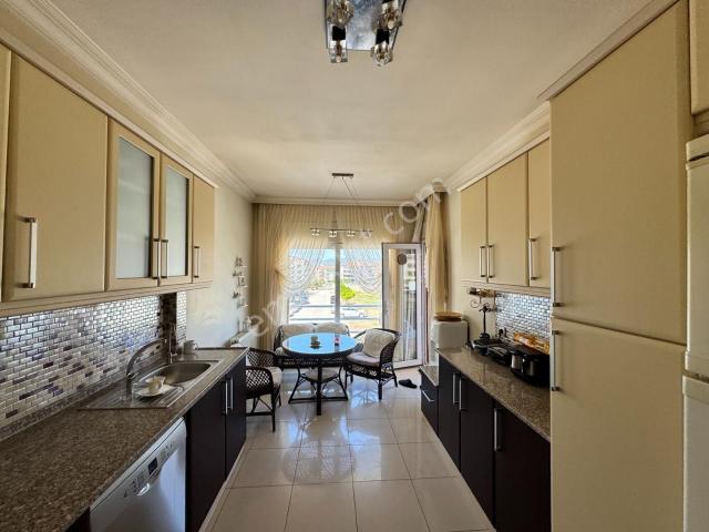 Tire, İzmir içerisinde satılık mülk