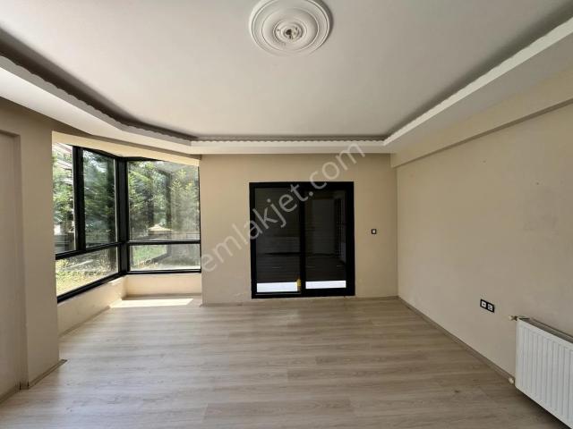 Tire, İzmir içerisinde kiralık mülk