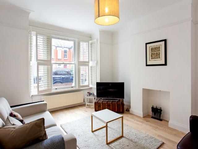 House for rent in London Borough of Ealing, Greater London