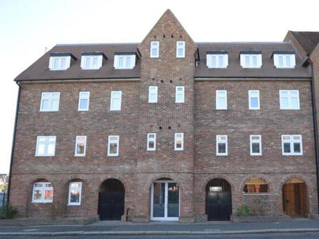 House for rent in Longfield and New Barn, Monks Orchard