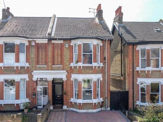 House for sale in Kings Farm, Hamerton