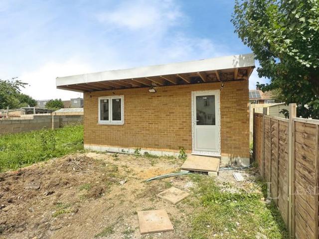 Apartment for rent in Farley Hill, Spring Park