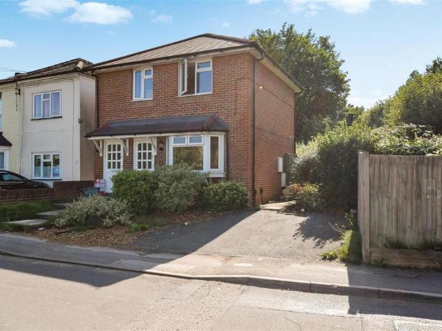 Apartment for rent in St Denys, Southampton