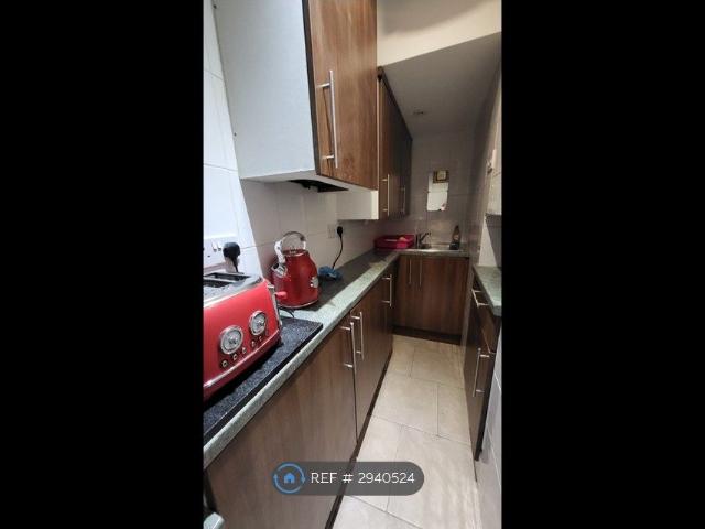 Studio for rent in Coseley, West Midlands