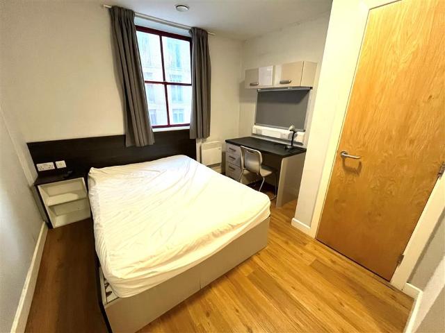 Studio for rent in St Ann's, Haddon