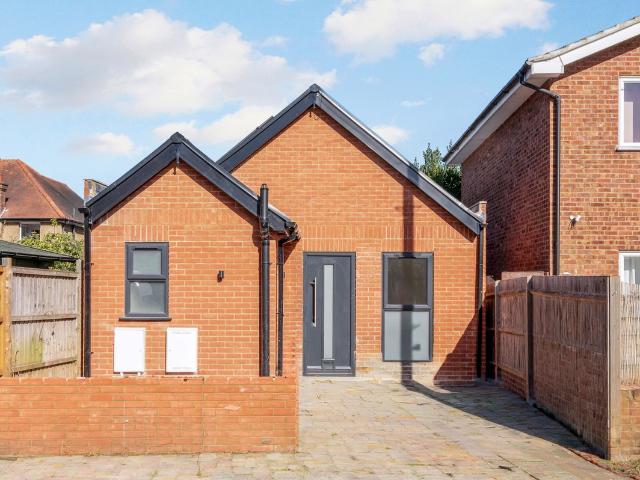 House for rent in Royal Borough of Kingston upon Thames, Greater London