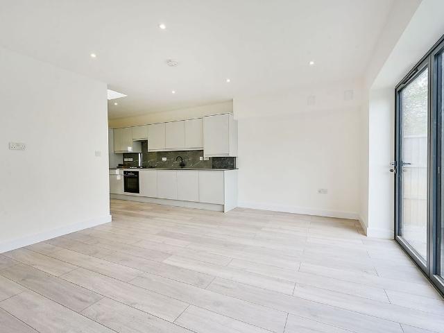 House for rent in Royal Borough of Kingston upon Thames, Greater London