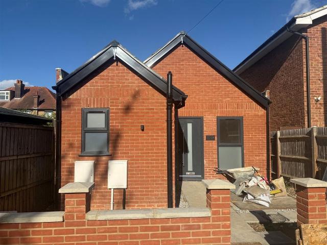 House for rent in Royal Borough of Kingston upon Thames, Greater London