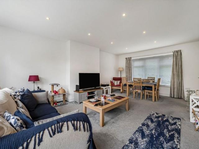 House for rent in Lower Halliford, Surrey