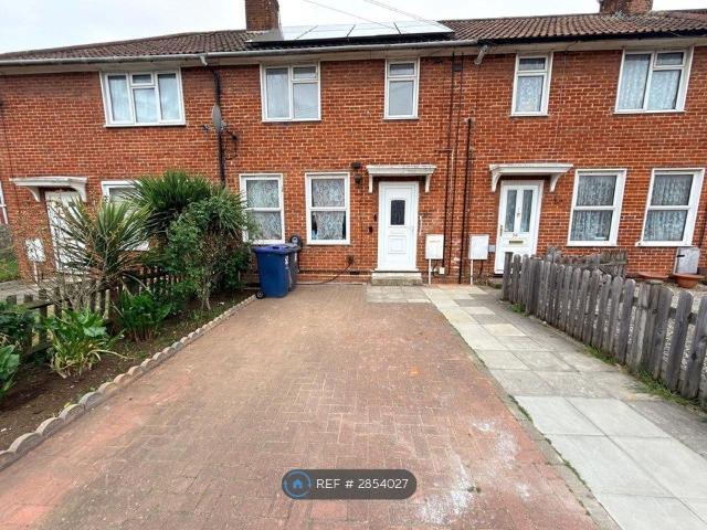 Apartment for rent in Kenton, Greater London