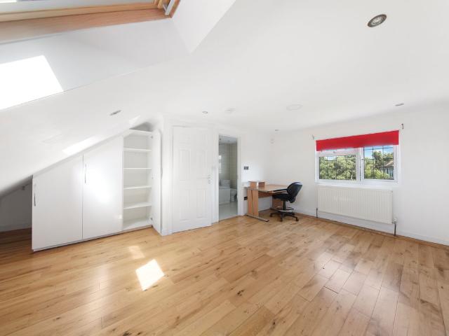 Room for rent in Kenton, Greater London