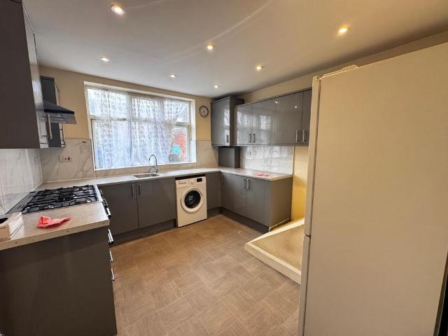 House for rent in Kenton, Greater London