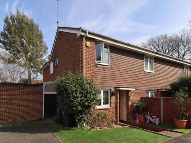 House for sale in Goldsworth Park, Woking
