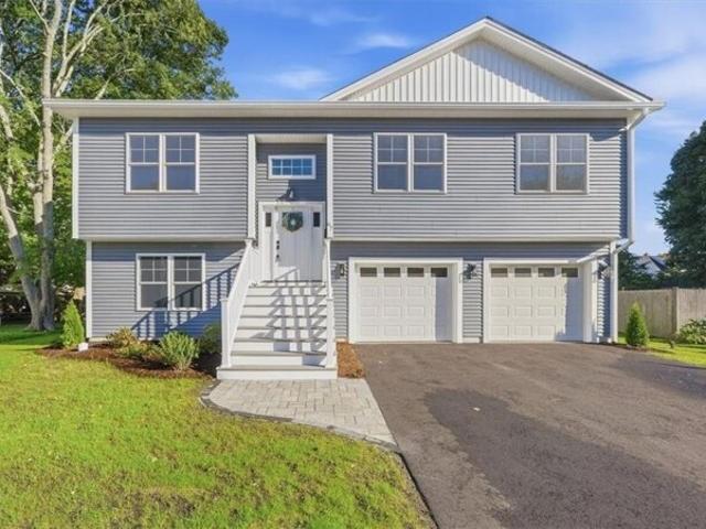 House for sale in Oakland Beach, Warwick