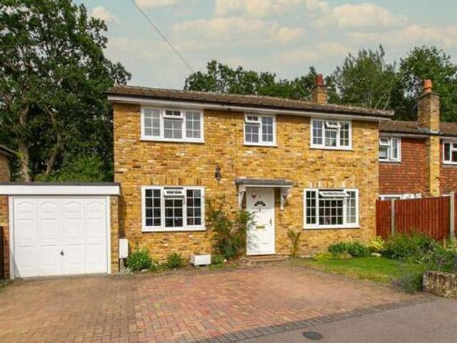 House for sale in Fleet, Hart