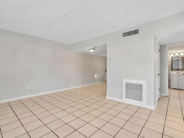 Apartment for rent in Central Oak Park, Saint Petersburg